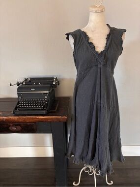 Tsumori Chisato Charcoal Gray Ruffle V-Neck Crinkle Midi Dress - Size Medium